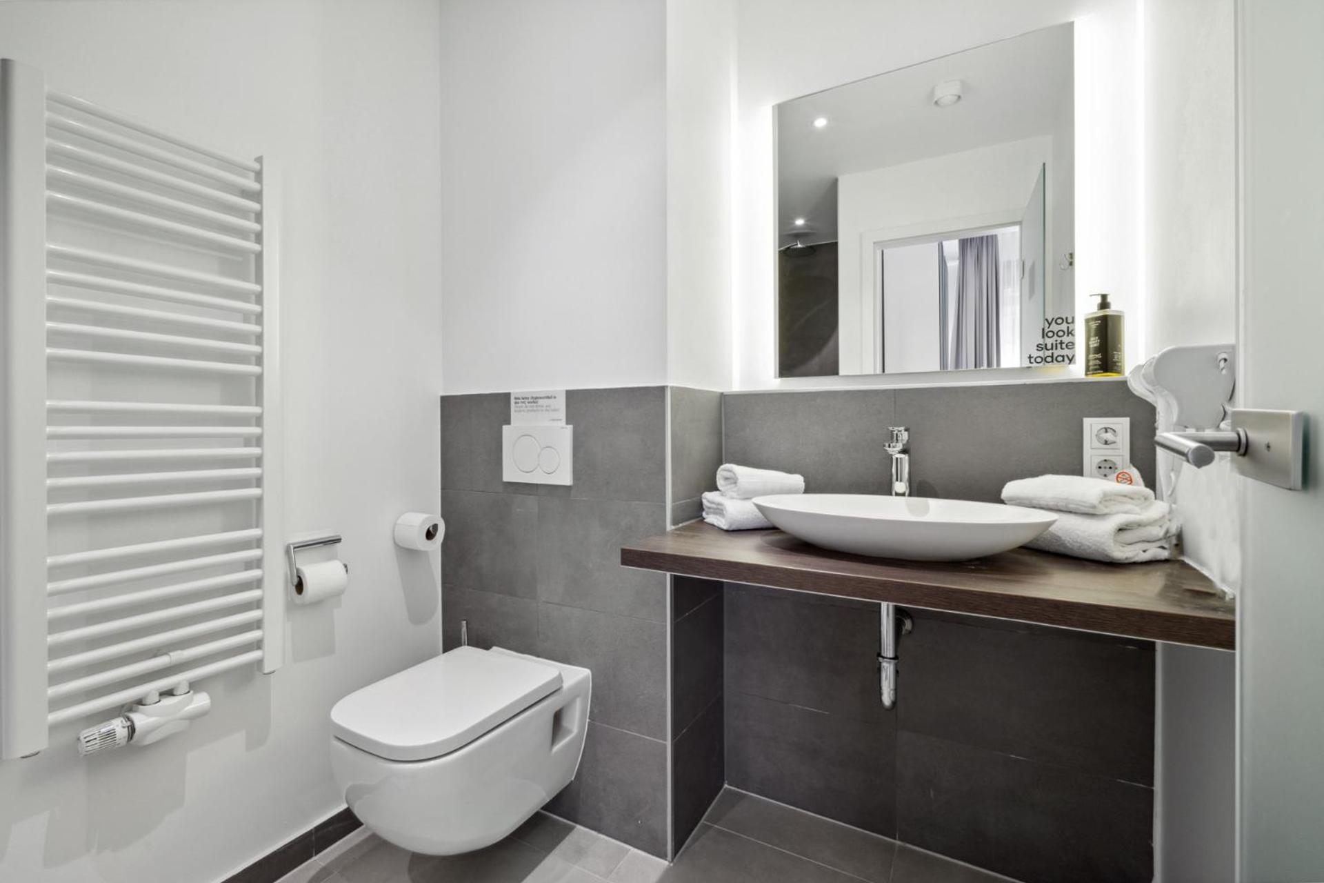 Limehome Munich Fritz-Erler Str Munique Exterior foto
