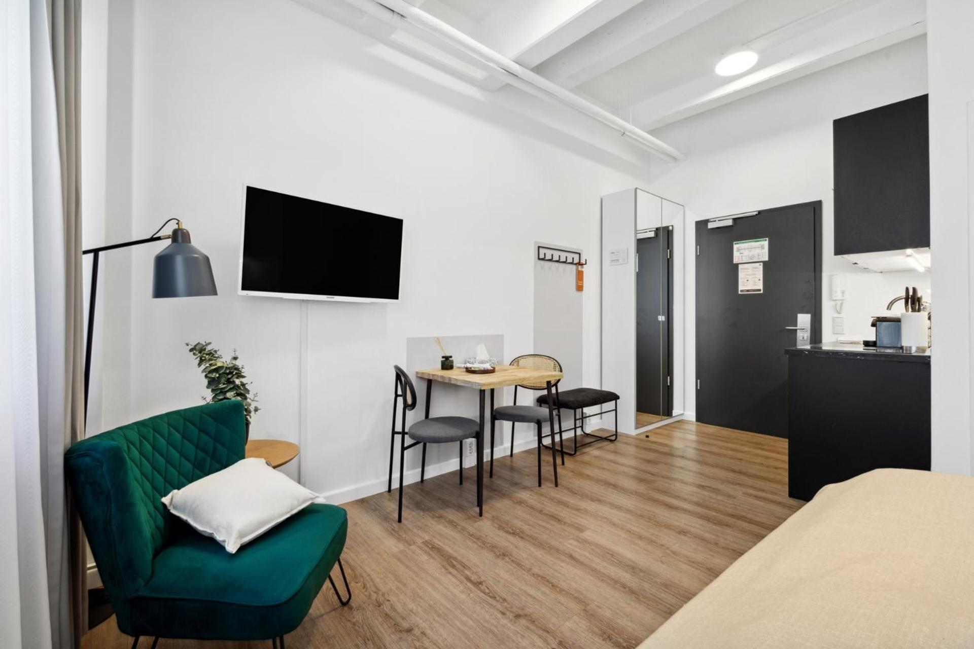Limehome Munich Fritz-Erler Str Munique Exterior foto